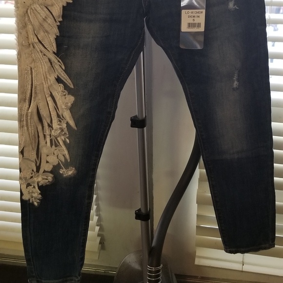 Jeans - Picture 2 of 3